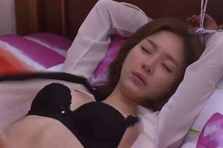 與女大學(xué)玩群P用偉哥，想不到你是這樣的趙四！-鋒巢網(wǎng)