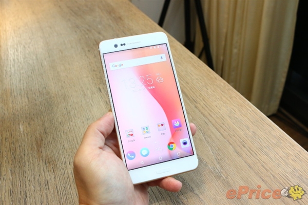 歸中國(guó) 夏普發(fā)布新機(jī)Z3:驍龍652/4G內(nèi)存/3200元-鋒巢網(wǎng)