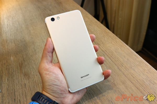 歸中國(guó) 夏普發(fā)布新機(jī)Z3:驍龍652/4G內(nèi)存/3200元-鋒巢網(wǎng)