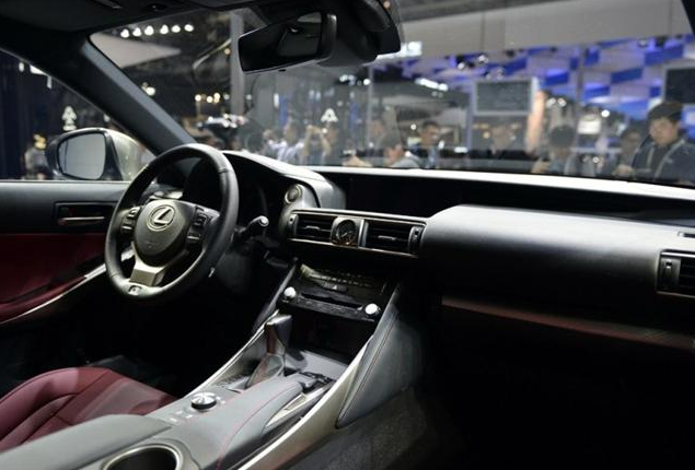 預(yù)售價(jià)33.5萬元起 雷克薩斯新款I(lǐng)S現(xiàn)已公布-鋒巢網(wǎng)