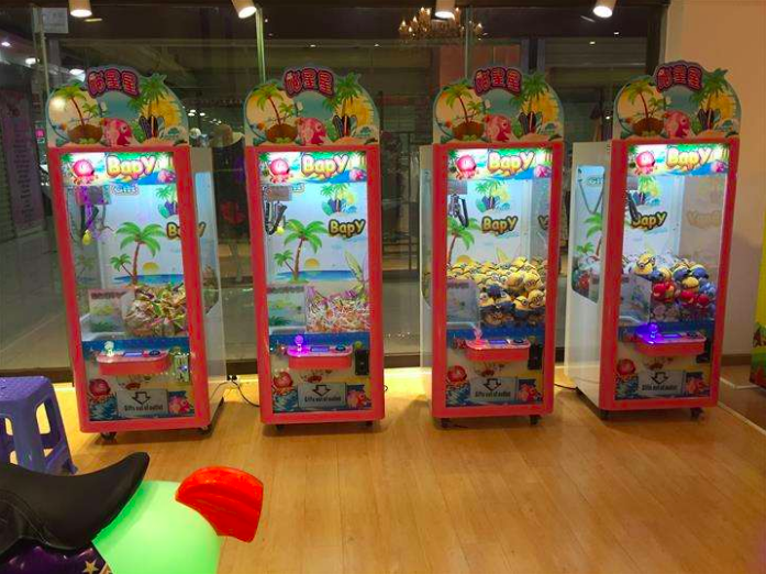 別再玩抓娃娃機(jī)了，廠家揭秘抓娃娃機(jī)黑幕-鋒巢網(wǎng)