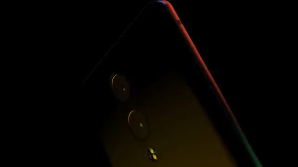 全面屏要成谷歌標(biāo)準(zhǔn)了 Pixel 2新機(jī)渲染圖曝光-鋒巢網(wǎng)