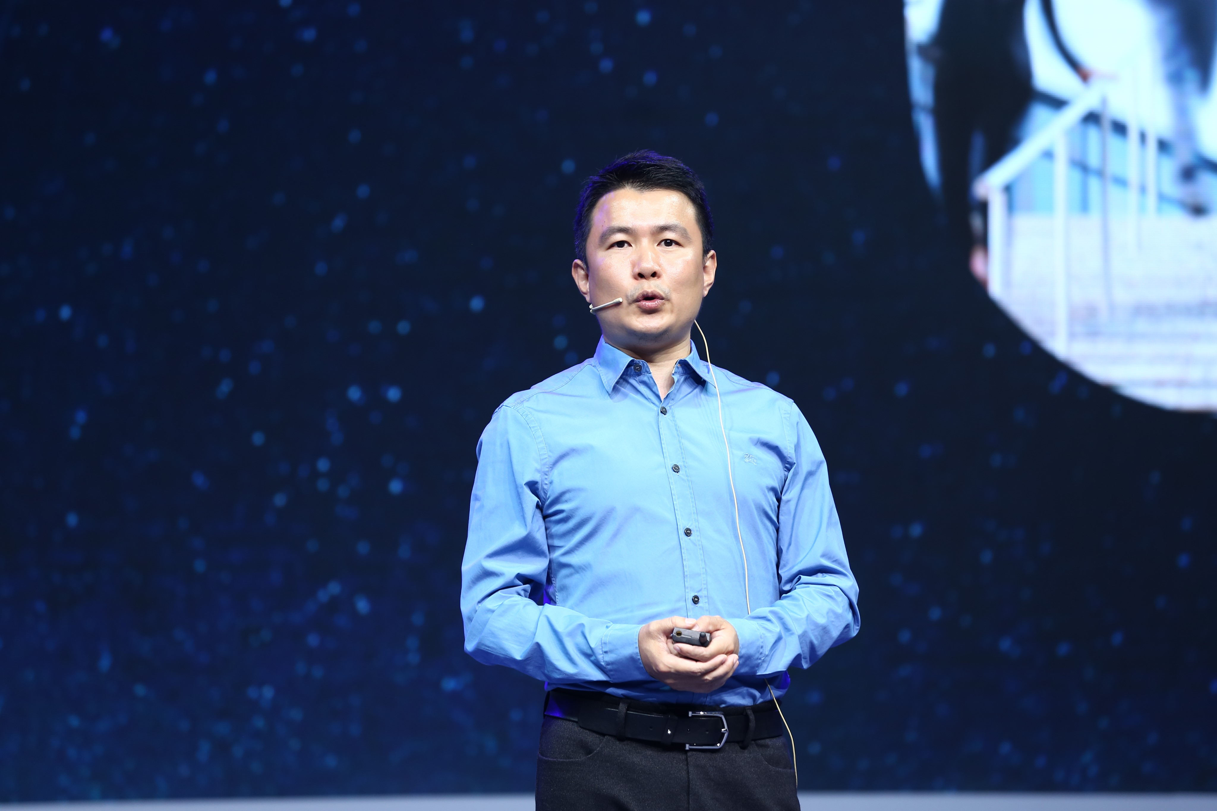 大屏更好看！企鵝極光盒子喊你回家看電視啦-鋒巢網(wǎng)