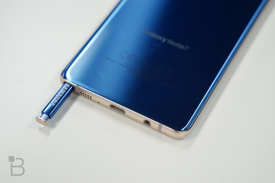 延續(xù)經(jīng)典 三星將在美國推出藍色版Galaxy S8/S8+-鋒巢網(wǎng)