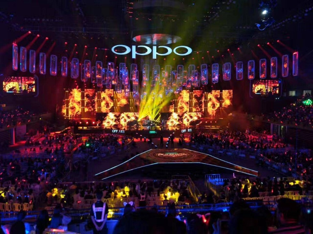 OPPO R11正式發(fā)布 眾多娛樂圈明星助陣售價2999元-鋒巢網(wǎng)