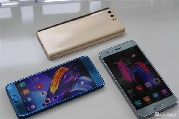 曲線機(jī)身流光四溢 榮耀9真機(jī)現(xiàn)場(chǎng)圖賞-鋒巢網(wǎng)