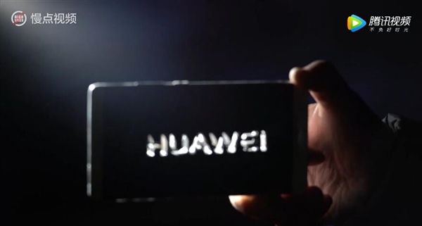 Logo不好看自己刻一個(gè)！ 網(wǎng)友用水刀重做華為手機(jī)標(biāo)志-鋒巢網(wǎng)