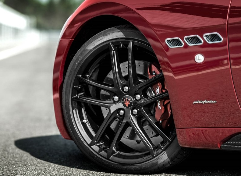 全球限400輛：瑪莎拉蒂GranTurismo周年特別版發(fā)售-鋒巢網(wǎng)