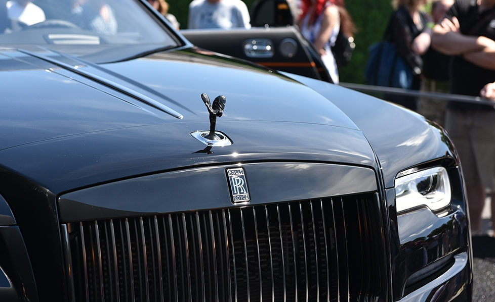 高貴的極致：勞斯萊斯曜影Black Badge，現(xiàn)已正式發(fā)布-鋒巢網(wǎng)