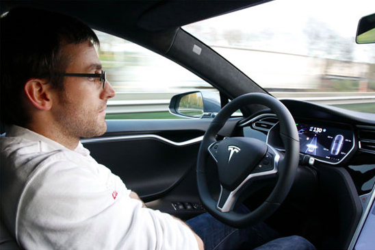 Model 3剛交付，自動駕駛又被黑客入侵了-鋒巢網(wǎng)