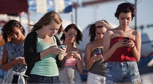 越來(lái)越重視手機(jī)內(nèi)存的今天，臃腫的APP出路在何方？-鋒巢網(wǎng)