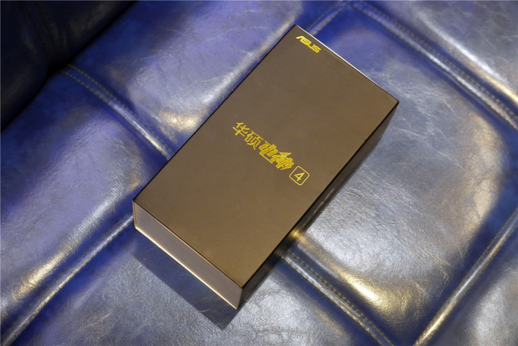 5000mAh大容量電池+雙鏡頭設計 華碩電神4評測-鋒巢網(wǎng)