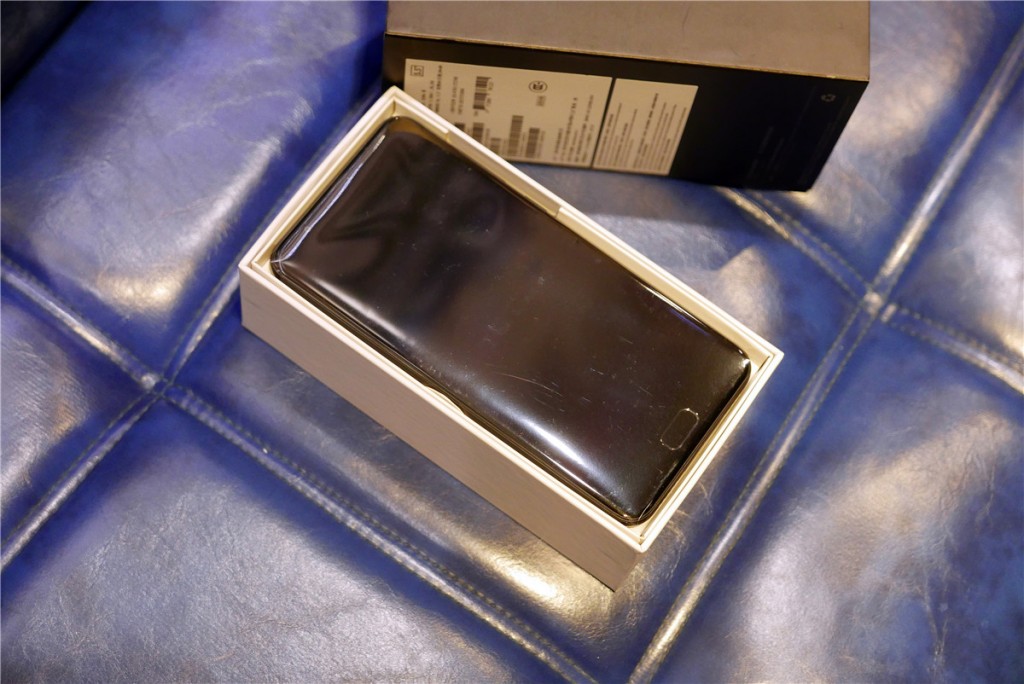 5000mAh大容量電池+雙鏡頭設計 華碩電神4評測-鋒巢網(wǎng)