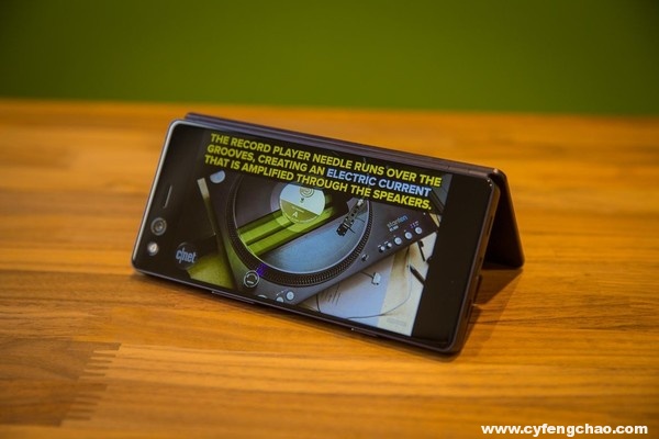 魅族的“智窗”失敗了，中興的折疊屏幕能成功嗎？-鋒巢網(wǎng)