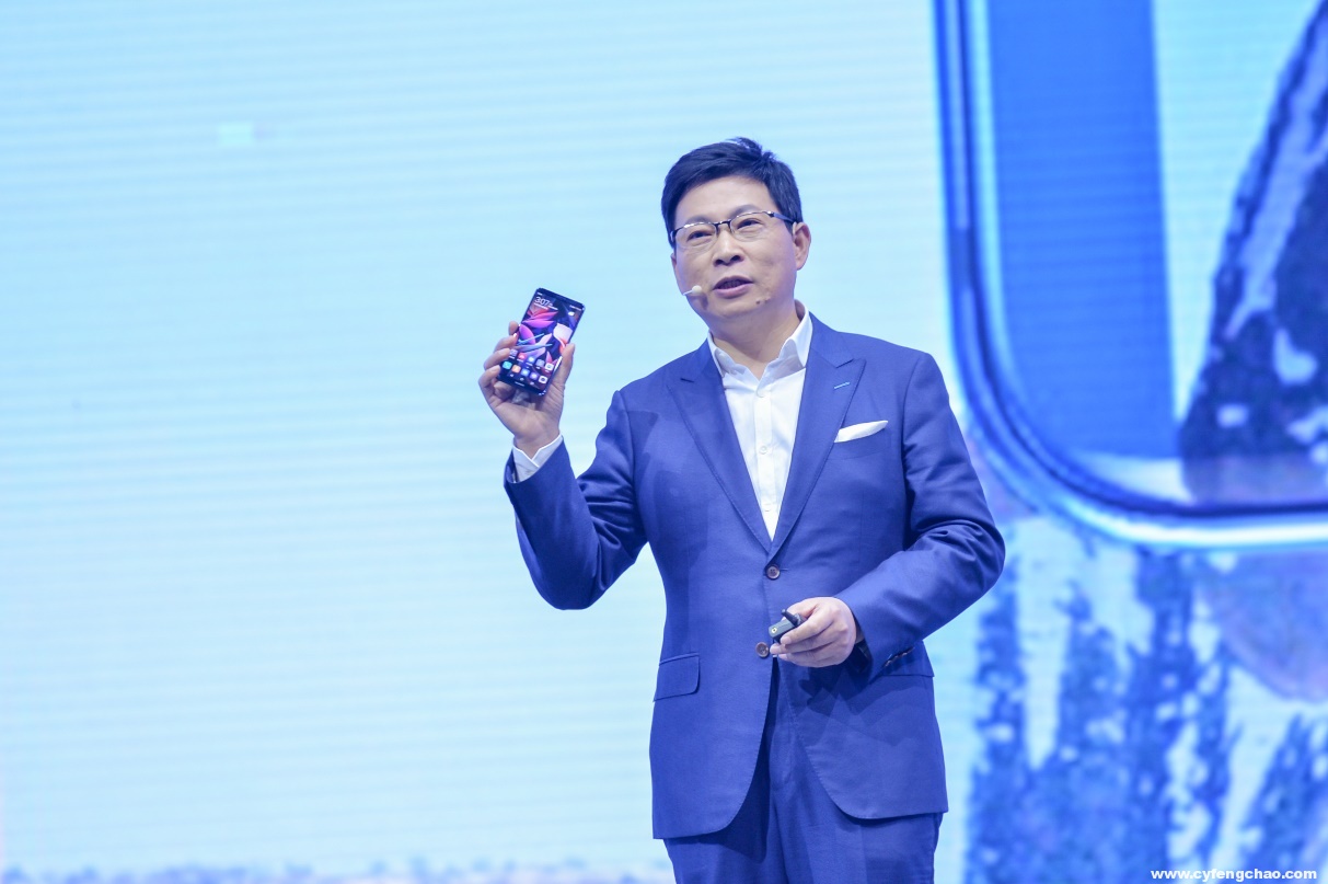 HUAWEI Mate 10系列手機(jī)正式開售，3899元起-鋒巢網(wǎng)