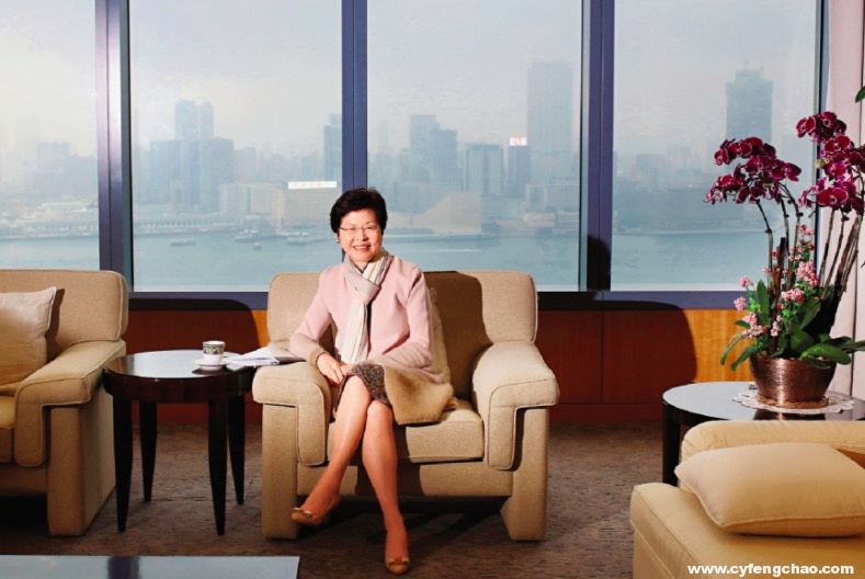 林鄭月娥：香港首位女特首，誰說“鐵娘子”不能“小女人”？-鋒巢網(wǎng)
