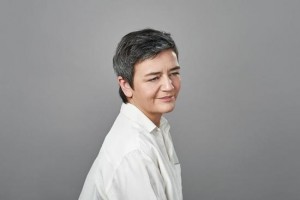 谷歌蘋果面臨近180億天價罰單-鋒巢網(wǎng)