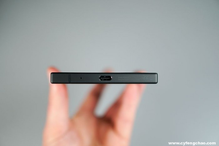 雷蛇Razer Phone明天上市 120Hz刷新率屏幕能否成為殺手锏？-鋒巢網(wǎng)