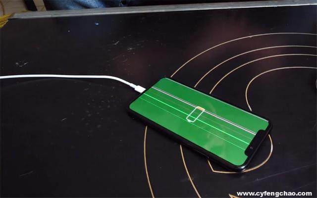 成冰塊的iPhoneX高空拋下 用吹風(fēng)筒救活了-鋒巢網(wǎng)