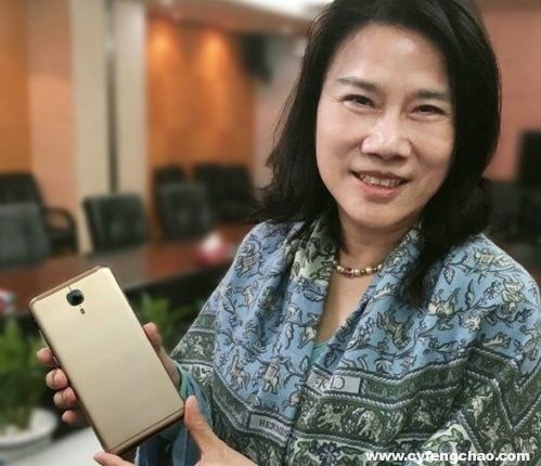 你的手機(jī)敢摔嗎？倒貼都無人敢要？？-鋒巢網(wǎng)