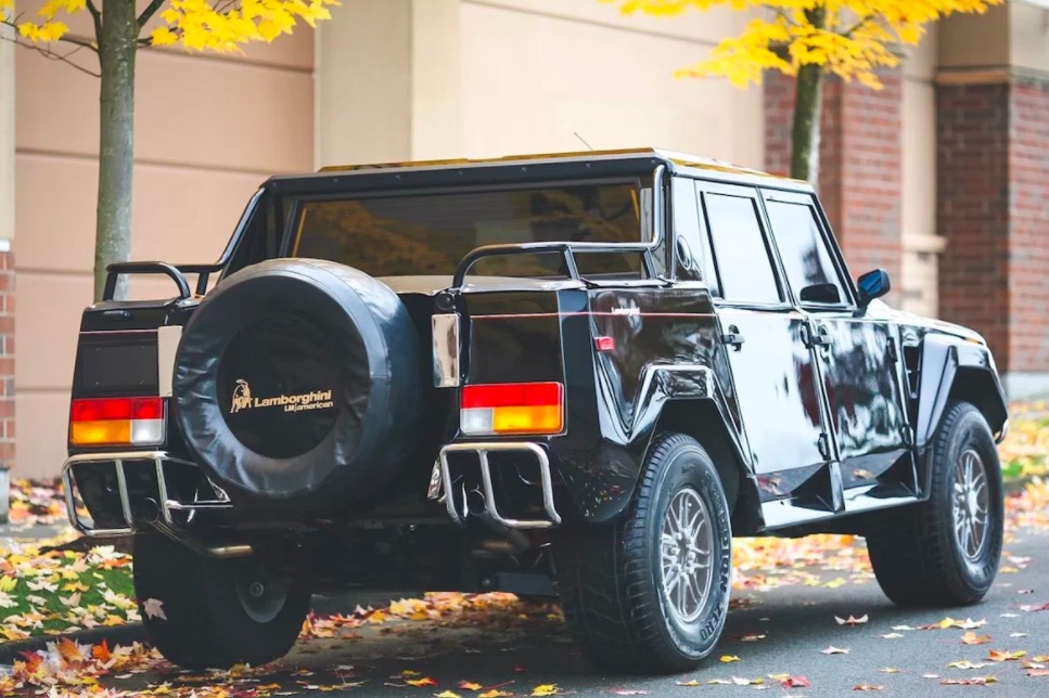 霸氣側(cè)漏：蘭博基尼首輛 SUV以$47萬(wàn)美元在紐約拍出-鋒巢網(wǎng)