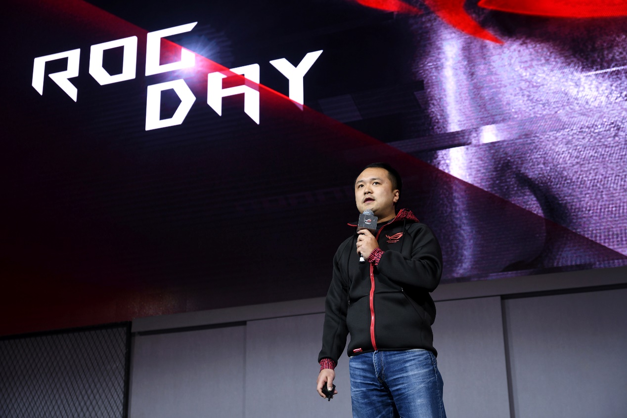 Faker現(xiàn)身華碩ROGDay 現(xiàn)場操刀ROG SKT定制本彰顯王者實力-鋒巢網(wǎng)