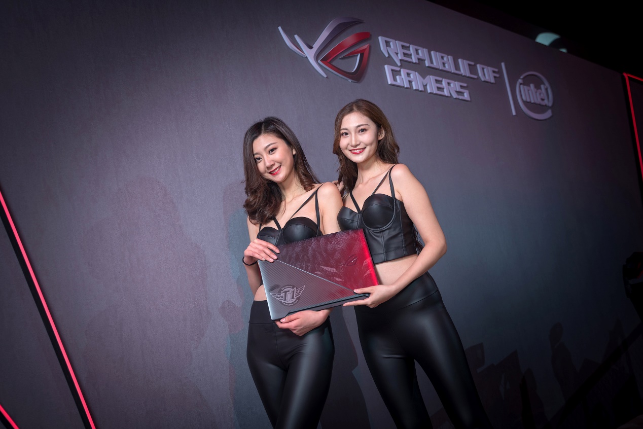 Faker現(xiàn)身華碩ROGDay 現(xiàn)場操刀ROG SKT定制本彰顯王者實力-鋒巢網(wǎng)