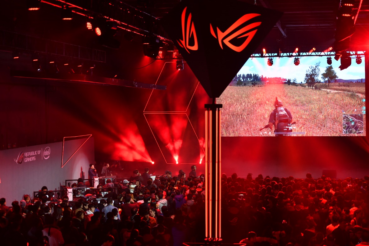 Faker現(xiàn)身華碩ROGDay 現(xiàn)場操刀ROG SKT定制本彰顯王者實力-鋒巢網(wǎng)