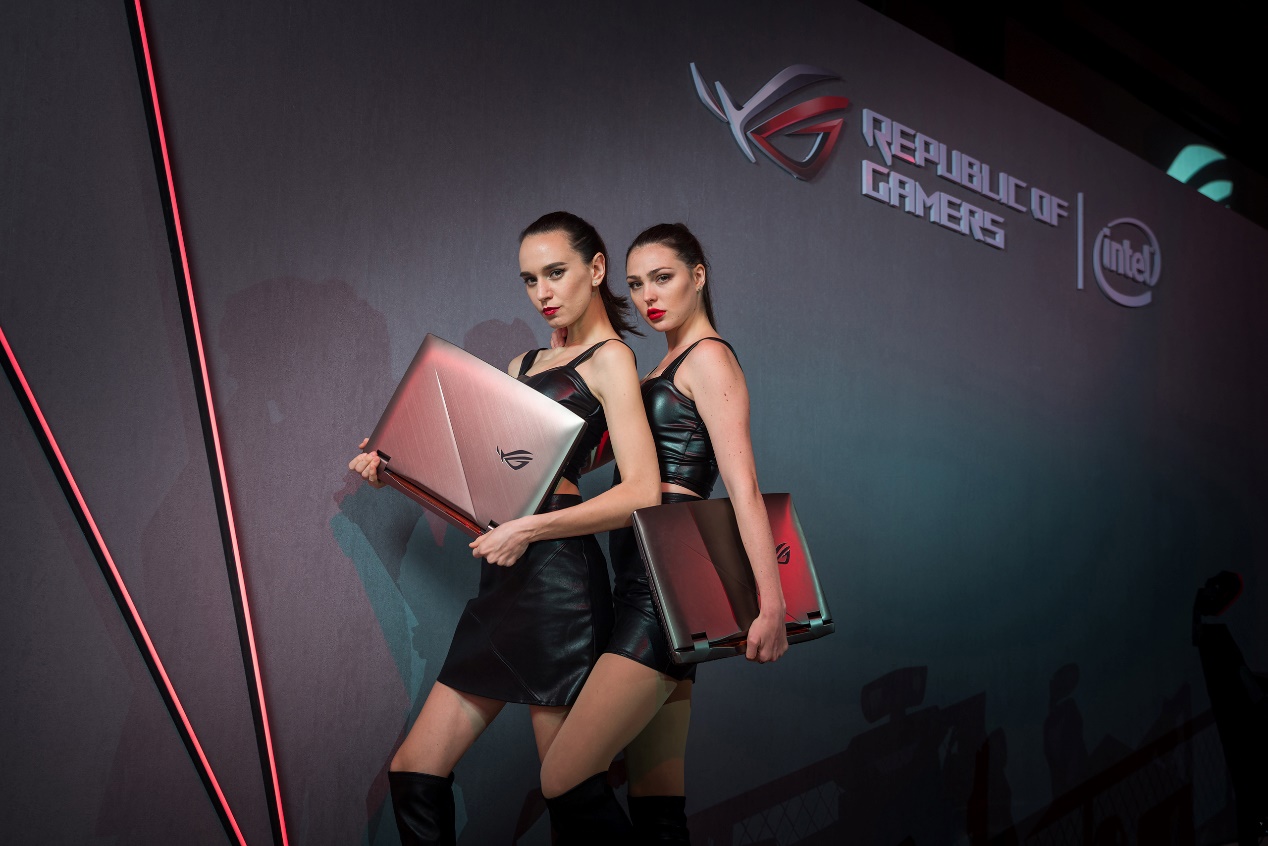 Faker現(xiàn)身華碩ROGDay 現(xiàn)場操刀ROG SKT定制本彰顯王者實力-鋒巢網(wǎng)