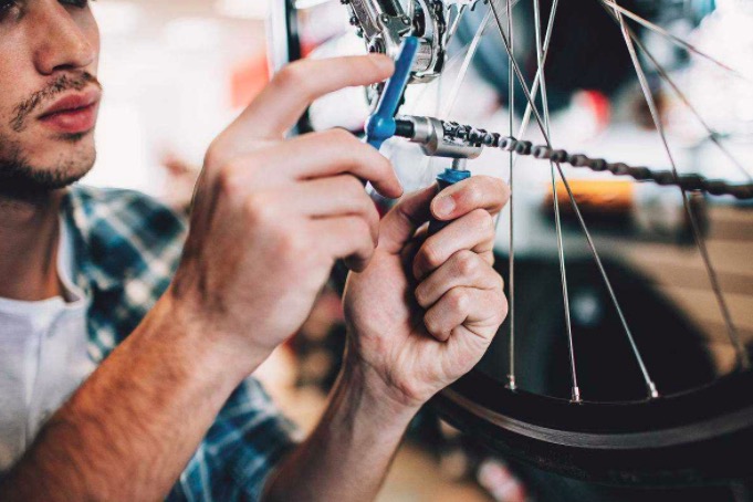 處于輿論場中央，共享單車如何才能破冰？-鋒巢網(wǎng)