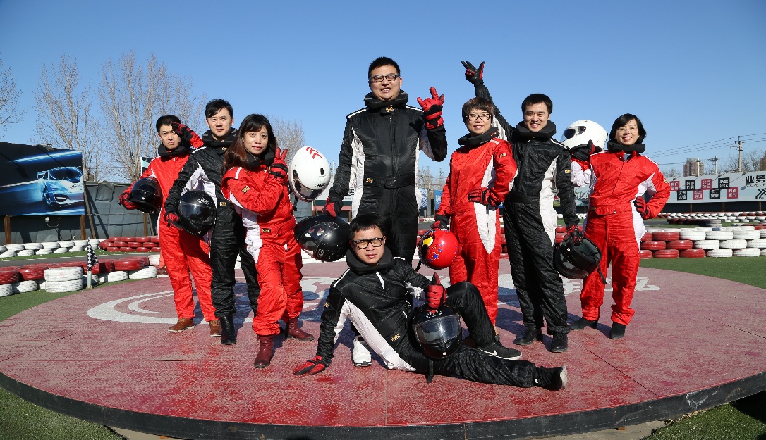 iPhone成就了兩個男人，一個是喬布斯，一個是郝布斯！-鋒巢網