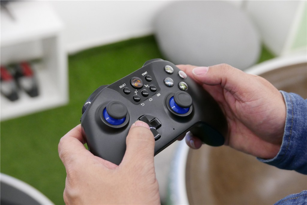 萬核客廳一體機體驗評測：不想做電腦的電視盒子不是好游戲機-鋒巢網(wǎng)