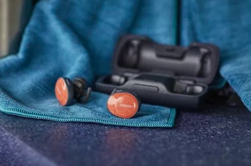 微型聲學(xué)系統(tǒng)：BOSE 發(fā)布首款無線耳機(jī) SoundSport Free-鋒巢網(wǎng)