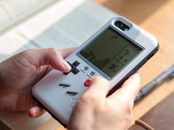 Wanle Cases手機(jī)殼讓 iPhone 搖變Game Boy游戲機(jī)-鋒巢網(wǎng)