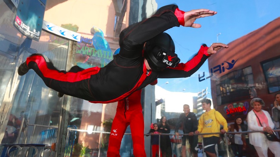 虛擬現(xiàn)實跳傘，是一件很有趣的事情-鋒巢網(wǎng)