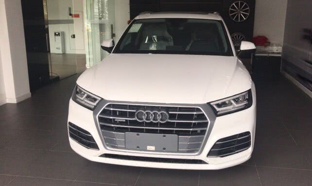 18款奧迪Q5到店，售價曝光，網(wǎng)友：這售價能把奔馳寶馬打趴下-鋒巢網(wǎng)