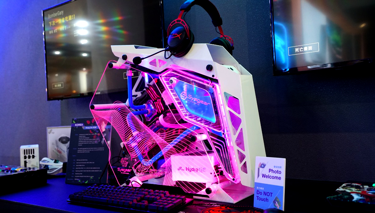 鋒巢網(wǎng)直播| 2018臺北電腦展：只為勇者而生 華碩ROG&靈耀X新品發(fā)布會直播-鋒巢網(wǎng)