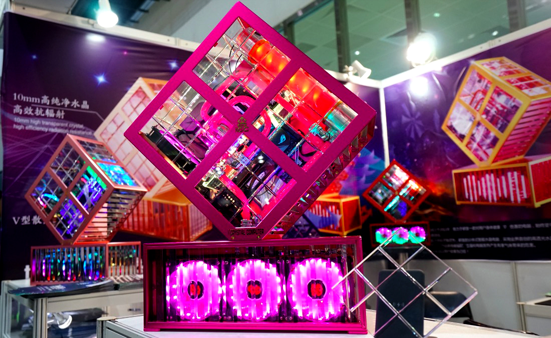 鋒巢網(wǎng)直播| 2018臺北電腦展：只為勇者而生 華碩ROG&靈耀X新品發(fā)布會直播-鋒巢網(wǎng)