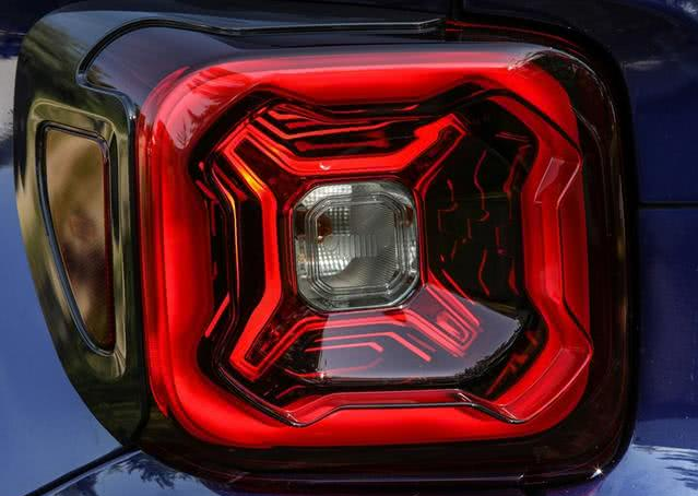 Jeep新款自由俠官圖發(fā)布 外觀小幅調整-鋒巢網