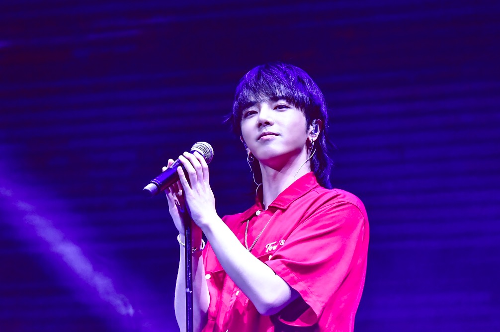 2400萬(wàn)AI純粹美拍，三星做出了一款年輕人都愛(ài)的智能手機(jī)-鋒巢網(wǎng)