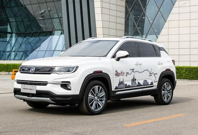 國產(chǎn)版小途昂亮相街頭，帥的一塌糊涂，僅售6萬，寶駿510涼了-鋒巢網(wǎng)