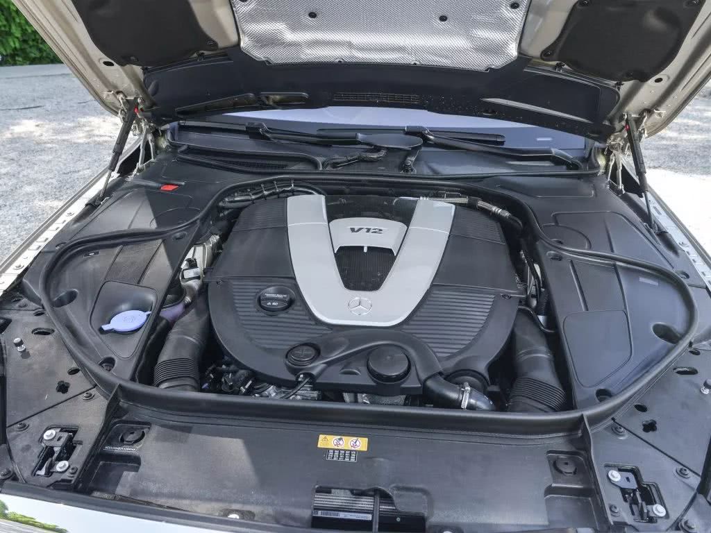 邁巴赫S680，帶你見識土豪的生活！-鋒巢網(wǎng)