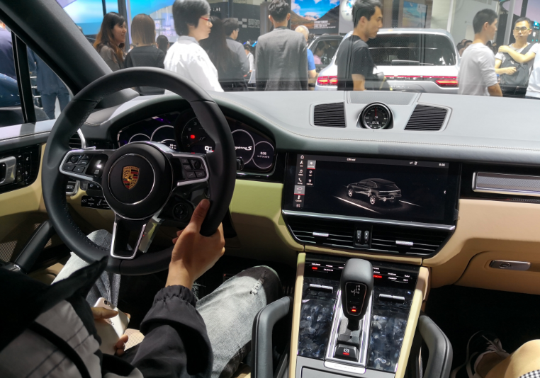 保時捷“卡宴S運動版”讓你知道什么叫驚艷到爆炸-鋒巢網(wǎng)