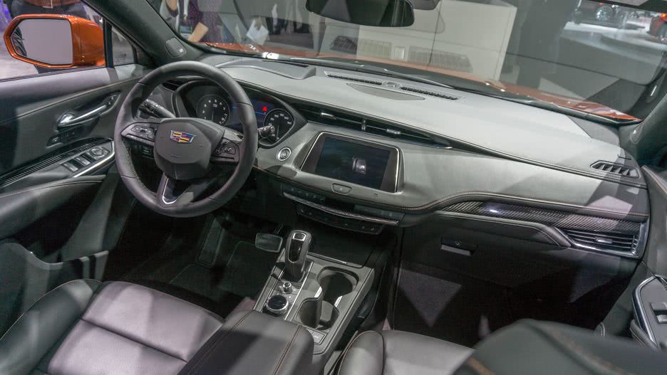 凱迪拉克XT4炫酷來襲，超長軸距配9AT-鋒巢網(wǎng)