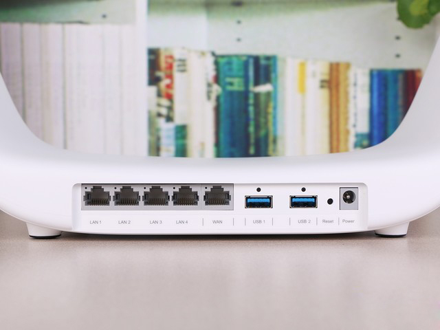 三大旗艦路由器橫評對比，哪一個(gè)更能獲得你的芳心？-鋒巢網(wǎng)