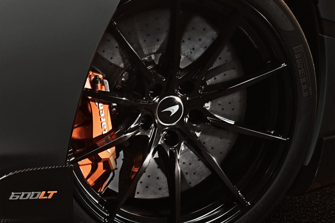 賽道之王  加長(zhǎng)超跑McLaren 600LT-鋒巢網(wǎng)