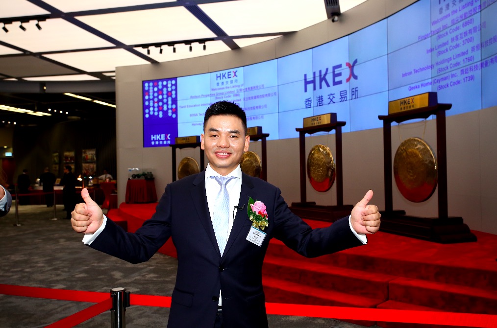 映客敲鑼登陸港股，其實剛走完第一步-鋒巢網(wǎng)