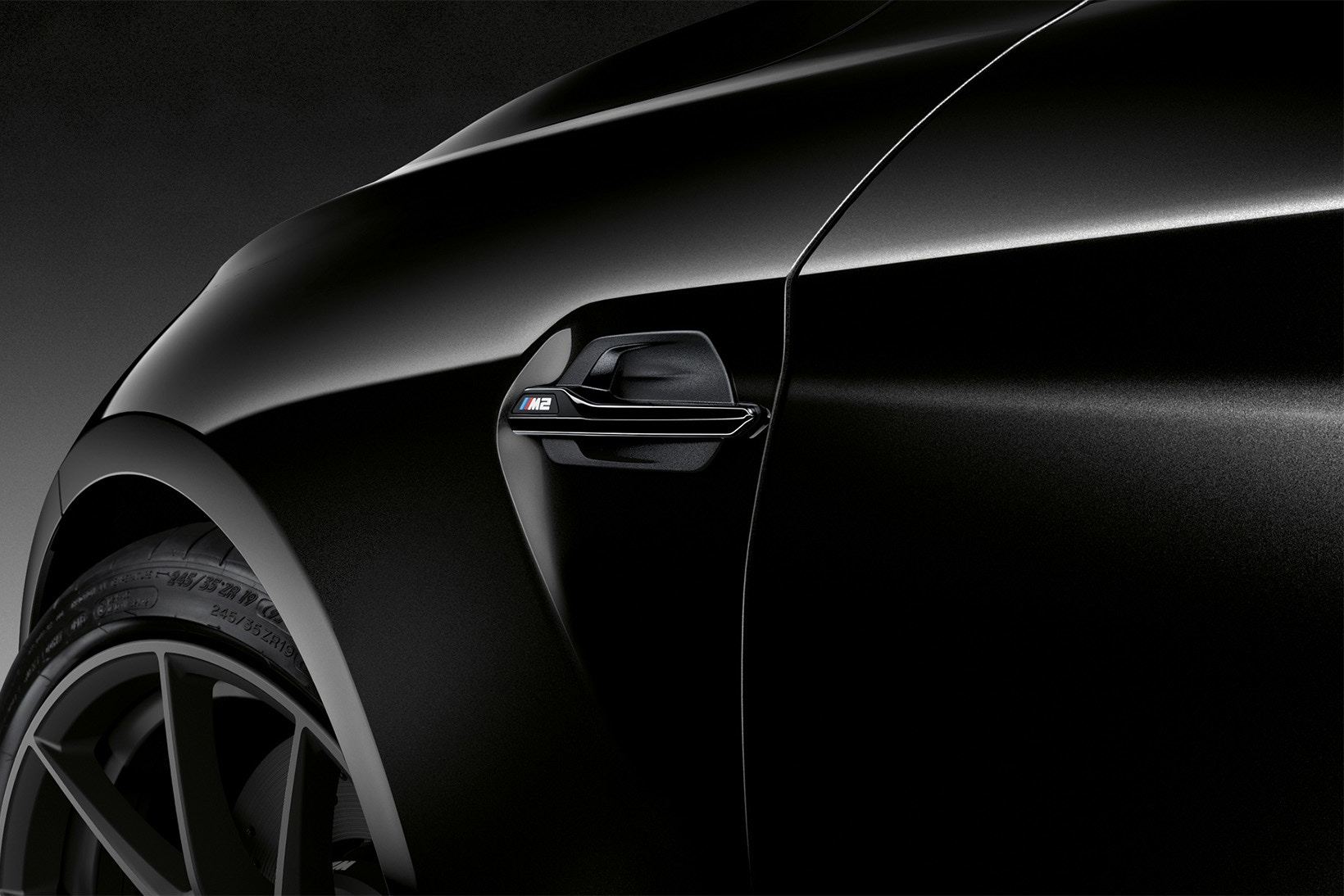 BMW「暗黑」格調(diào) M2「Black Shadow」驚艷亮相！-鋒巢網(wǎng)