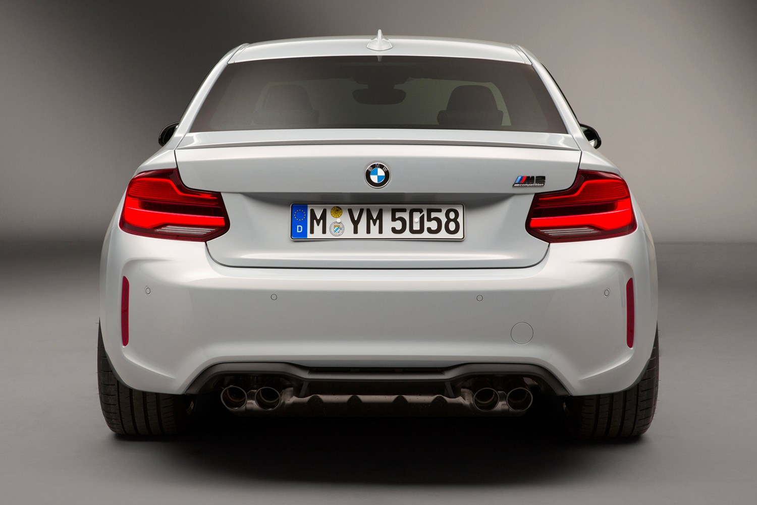 BMW M2 Competition 細(xì)節(jié)展現(xiàn)讓人血脈噴張！-鋒巢網(wǎng)