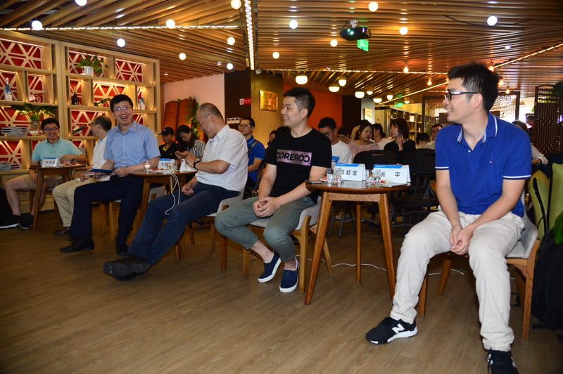 蘇寧發(fā)布區(qū)塊鏈白皮書(shū) 新技術(shù)落地應(yīng)用場(chǎng)景將提速-鋒巢網(wǎng)